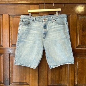 Wrangler Men's Relaxed Fit Denim Shorts 38 Waist Light Wash Blue Jorts Casual